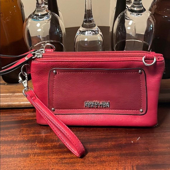 Kenneth Cole Reaction Vibrant Red Wristlet - Picture 1 of 9